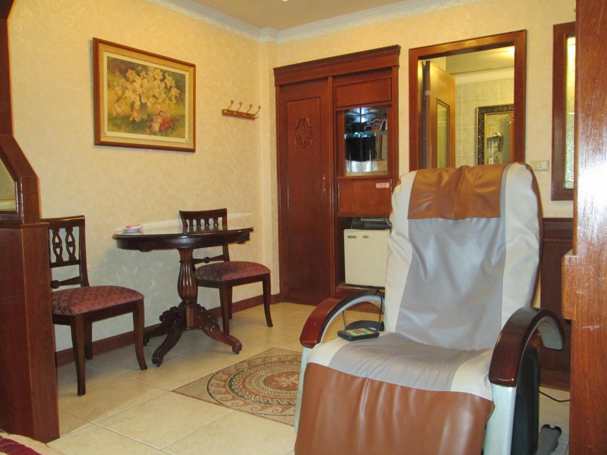 Huangjia Motel Tainan Bagian luar foto
