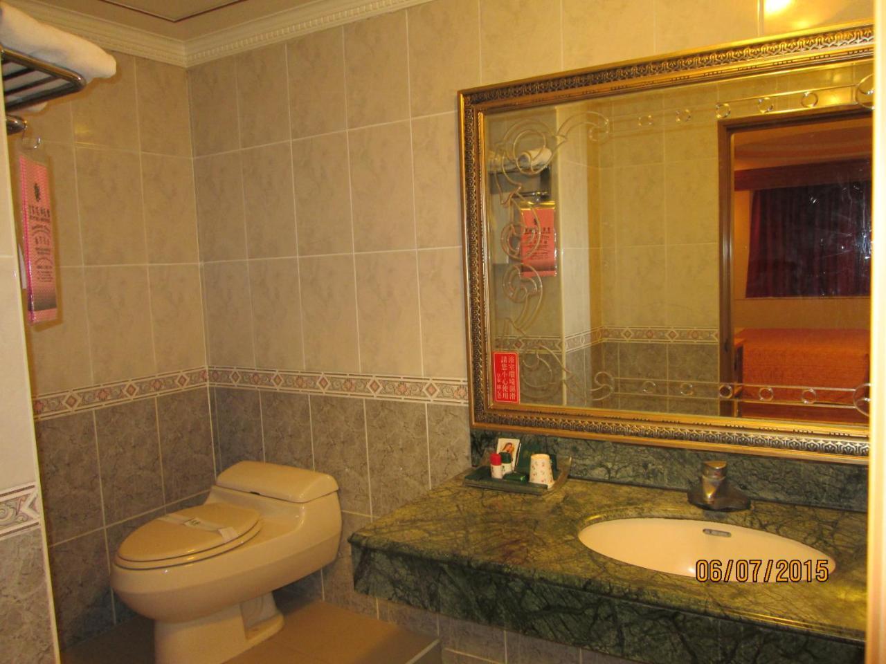 Huangjia Motel Tainan Bagian luar foto